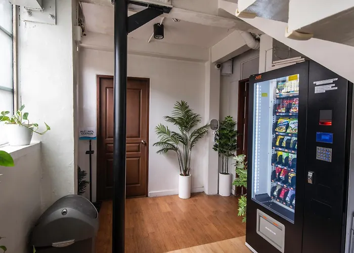 Homey And Cozey Poblacion Makati S06 Homestay *
